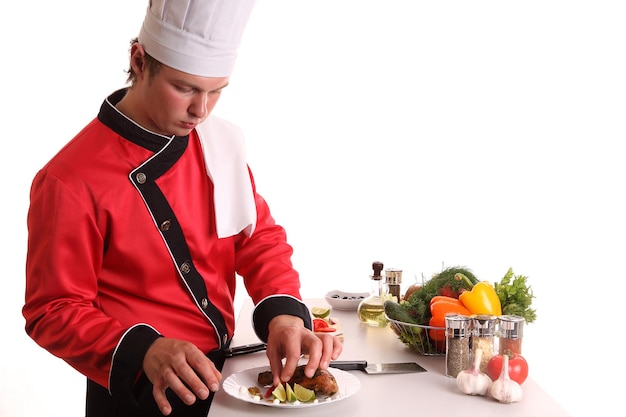 bucătar pregătind mâncare